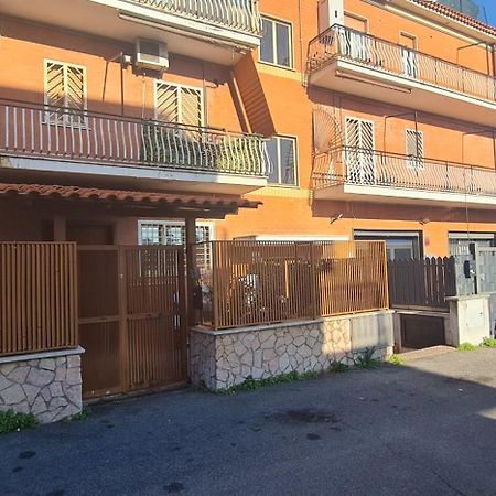 Appartamento Roma Vicino Metro C Kültér fotó